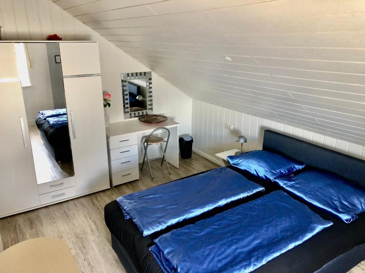 Gaestezimmer Beate Und Ferienwohnung Rheda Wiedenbrueck Bagian luar foto