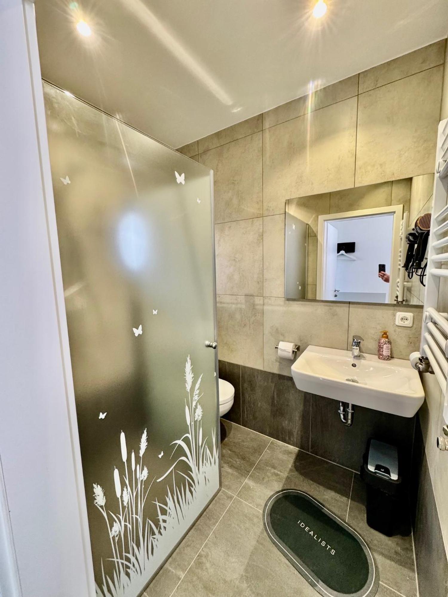 Gaestezimmer Beate Und Ferienwohnung Rheda Wiedenbrueck Bagian luar foto
